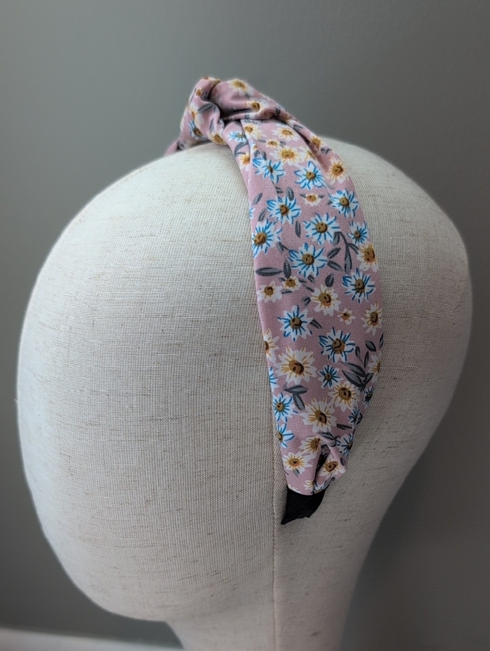 Pink Floral Knotted Headband - Picture 3 of 4